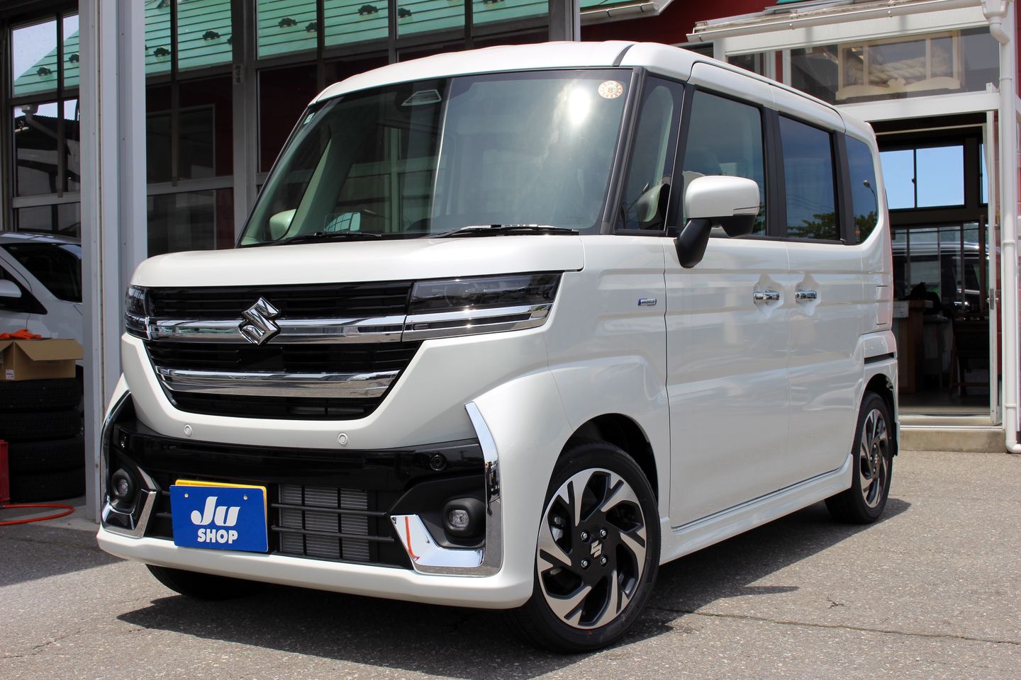 スズキ　スペーシアカスタム　ハイブリッドＸＳ　４ＷＤ