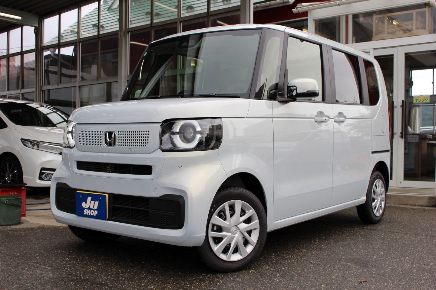 ホンダ　Ｎ－ＢＯＸ　ベースグレード　４ＷＤ　ホンダセンシング